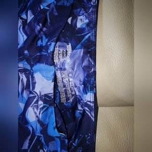 Reebok XS Blue and Purple Print Legging